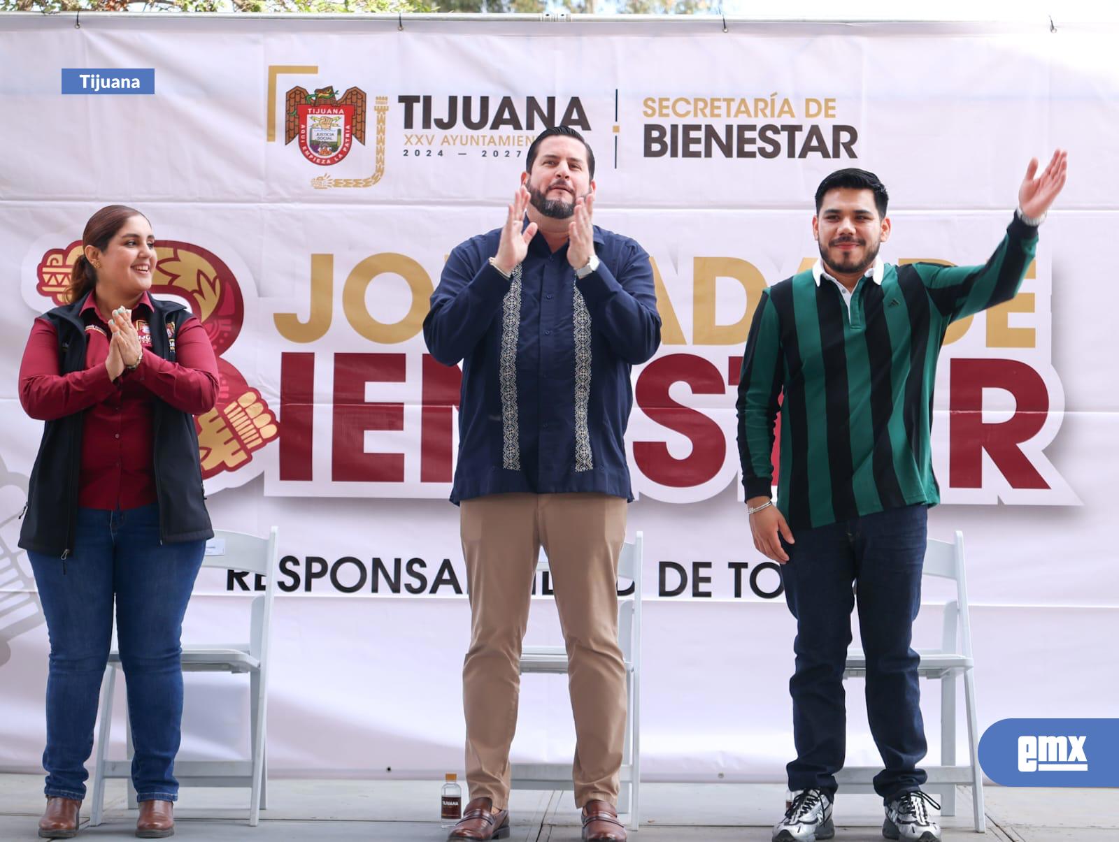 EMX-Brinda-Gobierno-Municipal-atención-a-más-de-500-residentes-de-la-colonia-Nueva-Tijuana-en-Jornada-de-Bienestar
