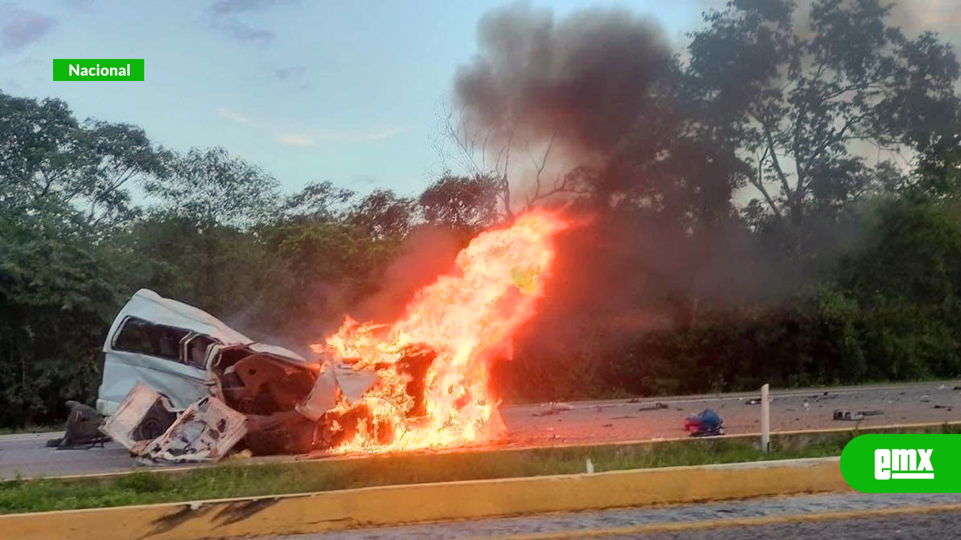 EMX-Tragedia-en-la-carretera-Mérida–Campeche-deja-15-muertos