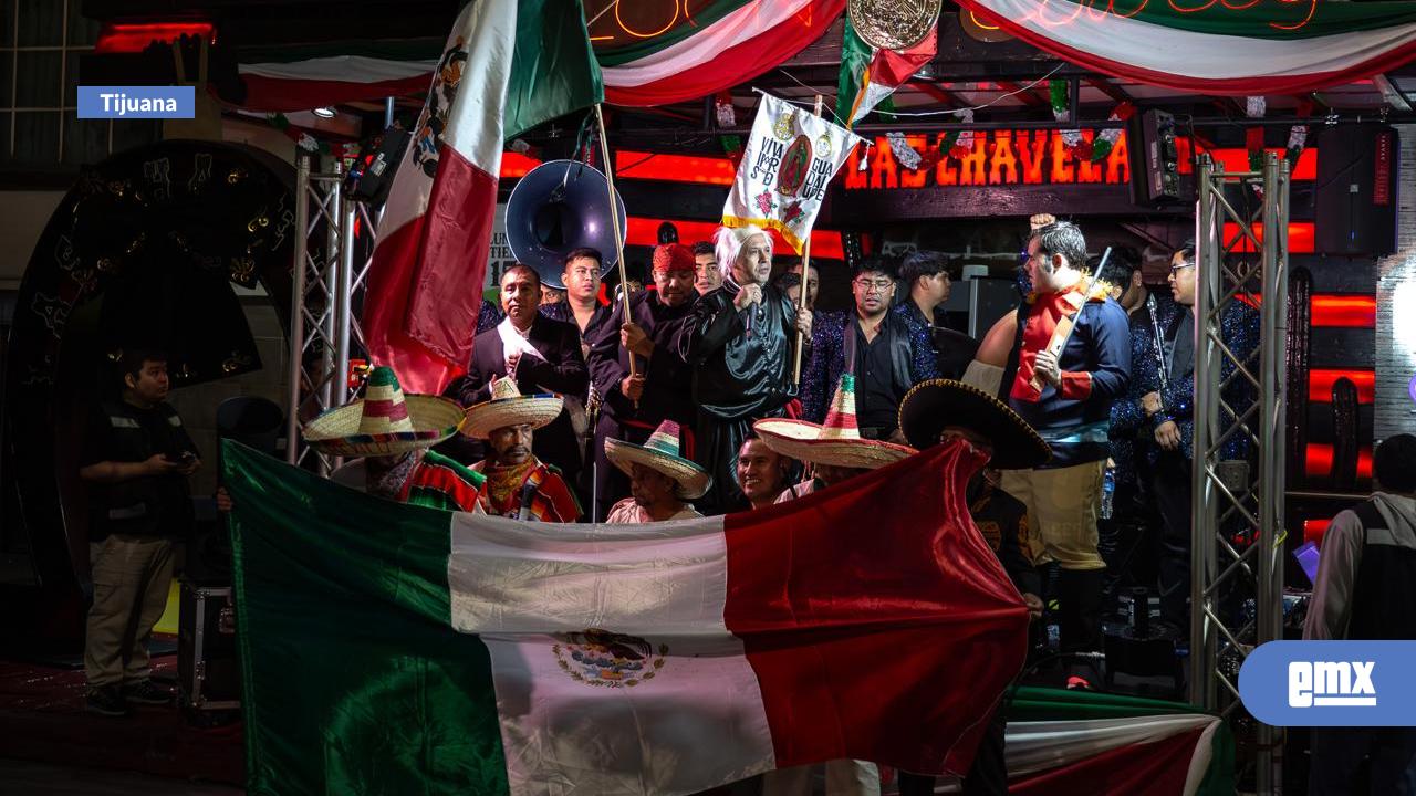 EMX-Tijuanenses-salieron-a-las-calles-para-celebrar-el-grito-de-la-Independencia