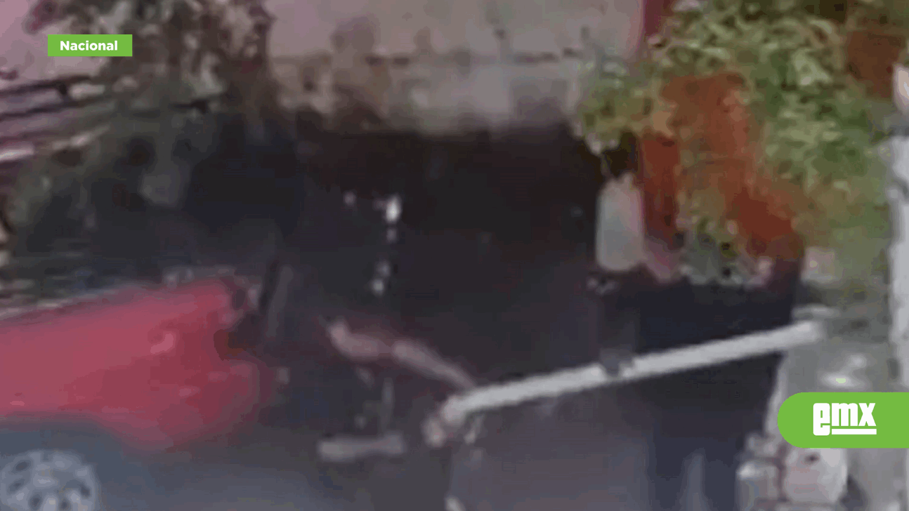 EMX-Policías-de-la-SSP-son-captados-ordeñando-pipa-asegurada-en-Tuxpan,-Veracruz-|-VIDEO