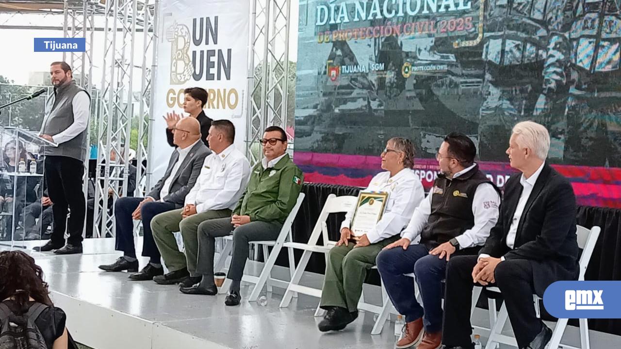 EMX-Con-entrega-de-equipamiento-celebran-Día-Nacional-de-Protección-Civil