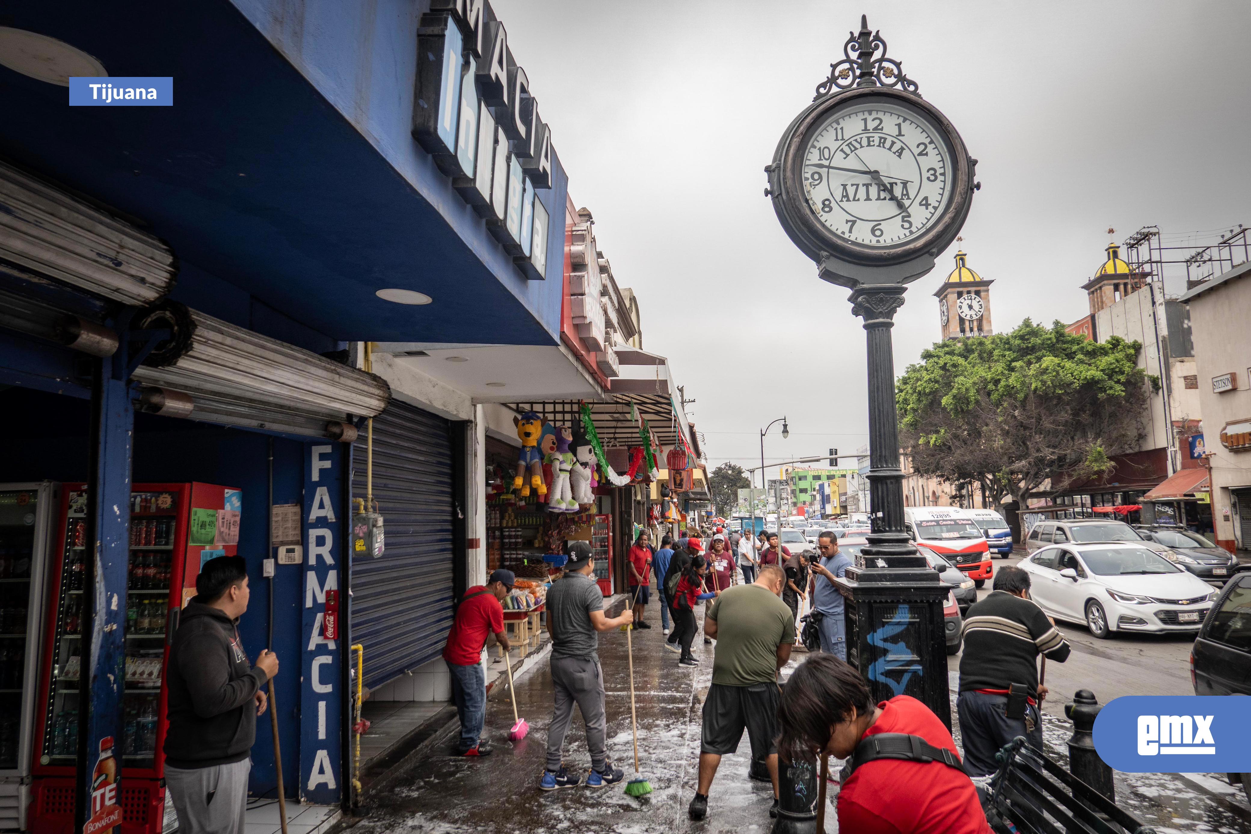 EMX-Comerciantes-de-Tijuana-se-organizan-para-limpiar-la-Zona-Centro