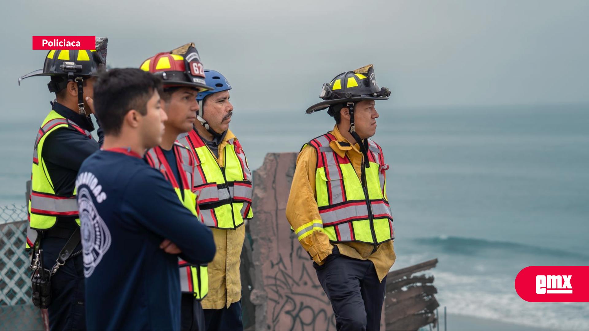 EMX-Bomberos-realizan-operativo-de-búsqueda-por-pescador-que-habría-caído-al-mar-en-Playas-de-Tijuana