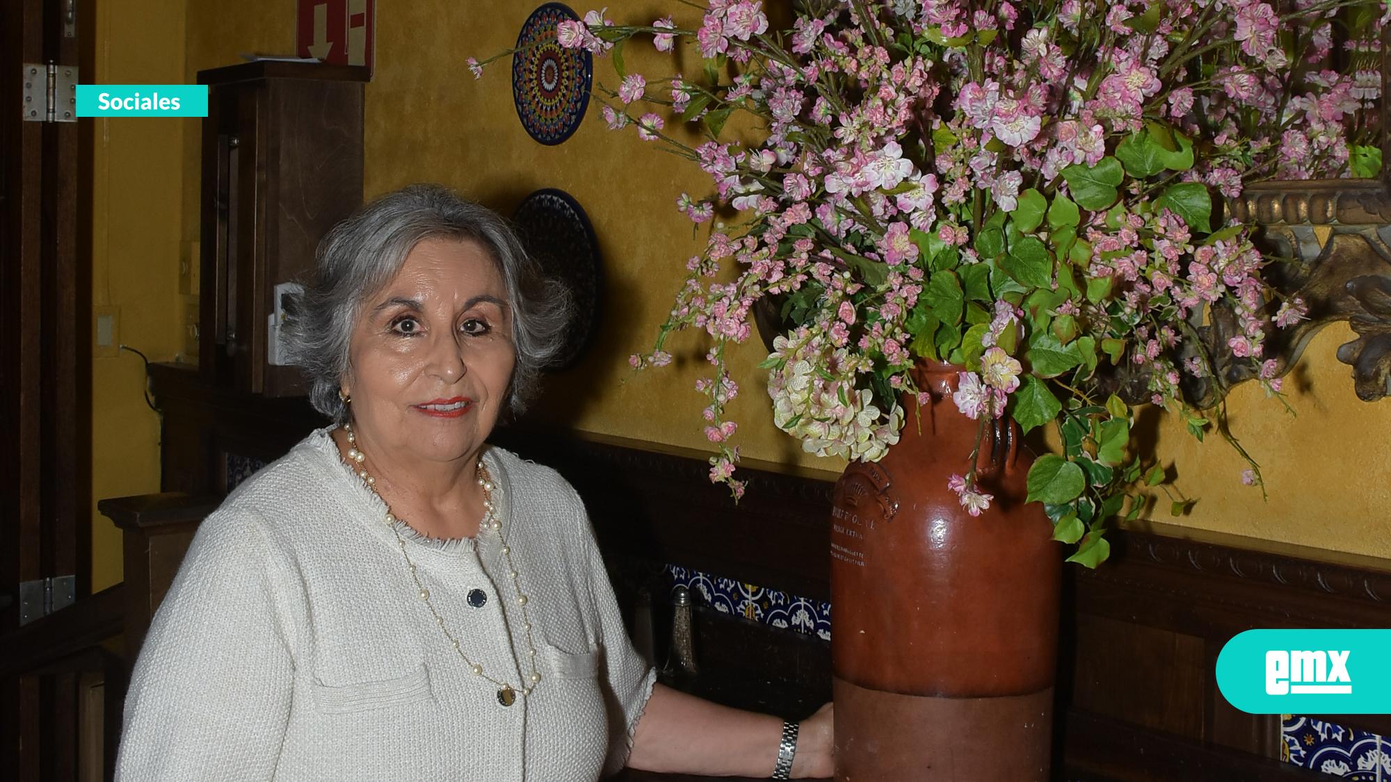 EMX-Emotivo y veraniego festejo cumpleañero tuvo Sandra Medina 