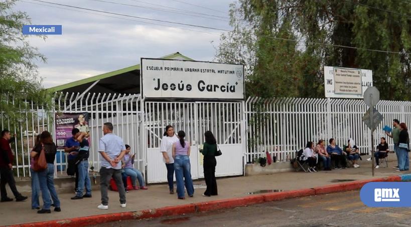EMX-Exigen-maestros-de-primaria-destitución-de-directora