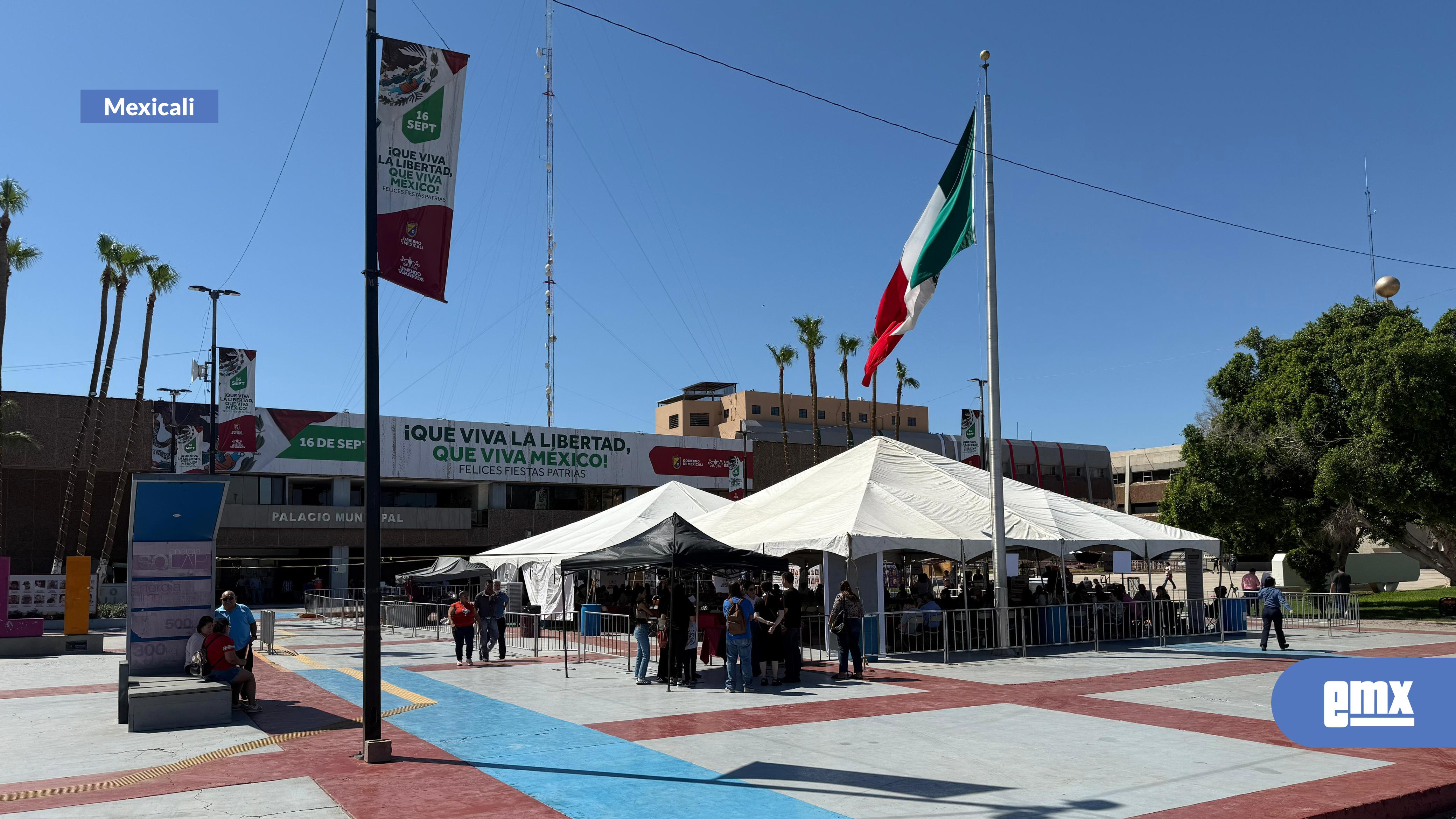 EMX-ATIENDEN-DE-FORMA-EXTERNA-SERVICIOS-EN-EL-AYUNTAMIENTO
