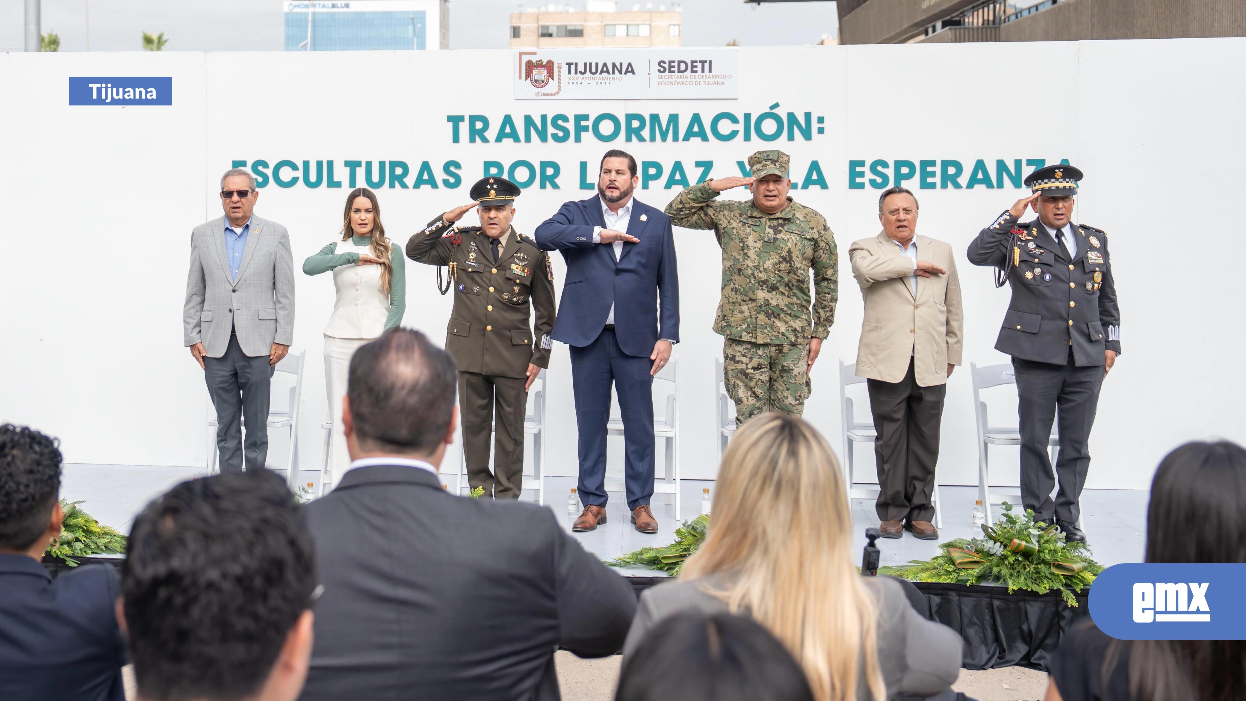 EMX-Inicia-en-Tijuana-la-campaña-Nacional-de-paz-con-esculturas-hechas-de-armas-decomisadas