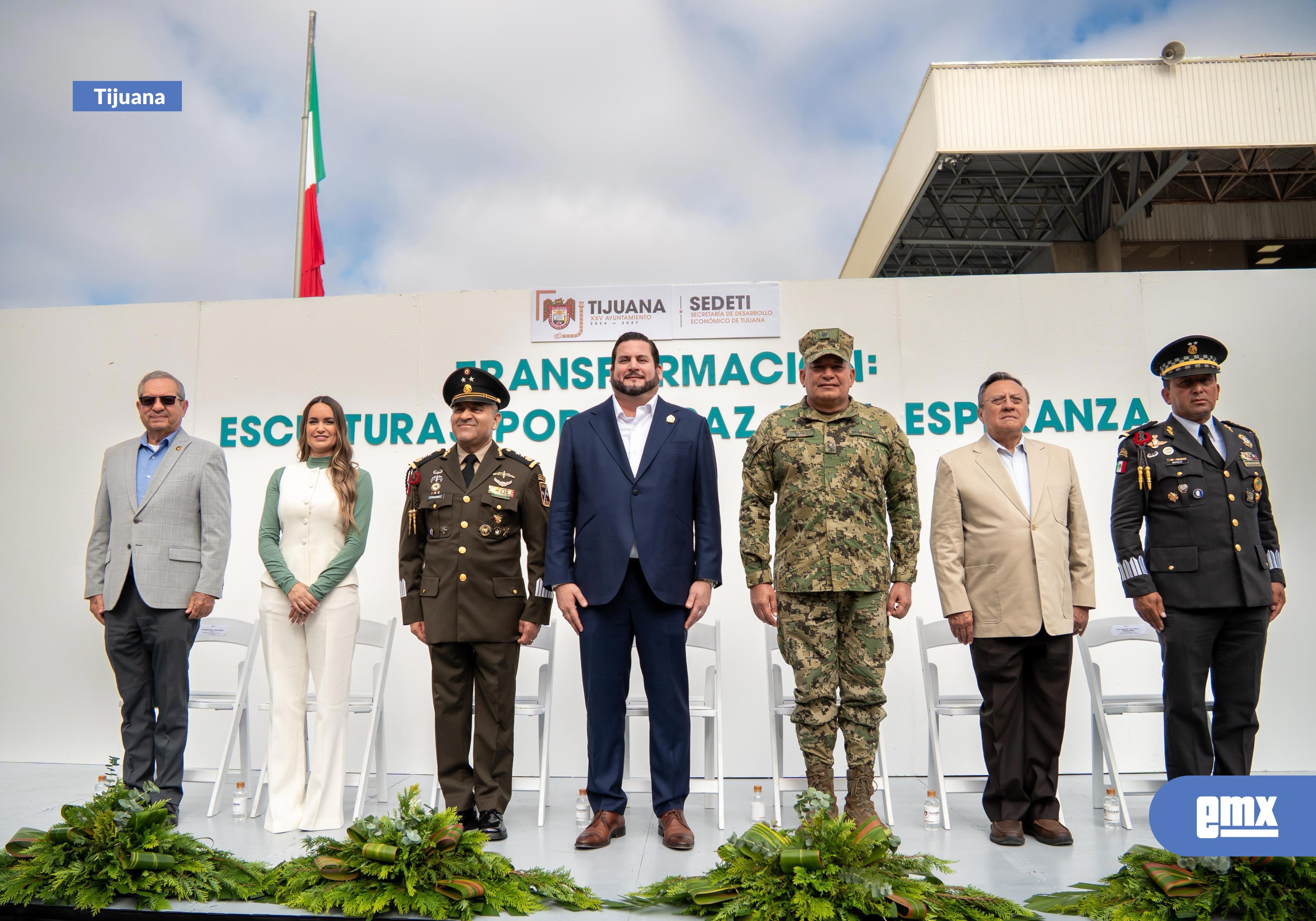 EMX-Inaugura-Ismael-Burgueño-exposición-'Transformación:-Esculturas-por-la-Paz-y-la-Esperanza'