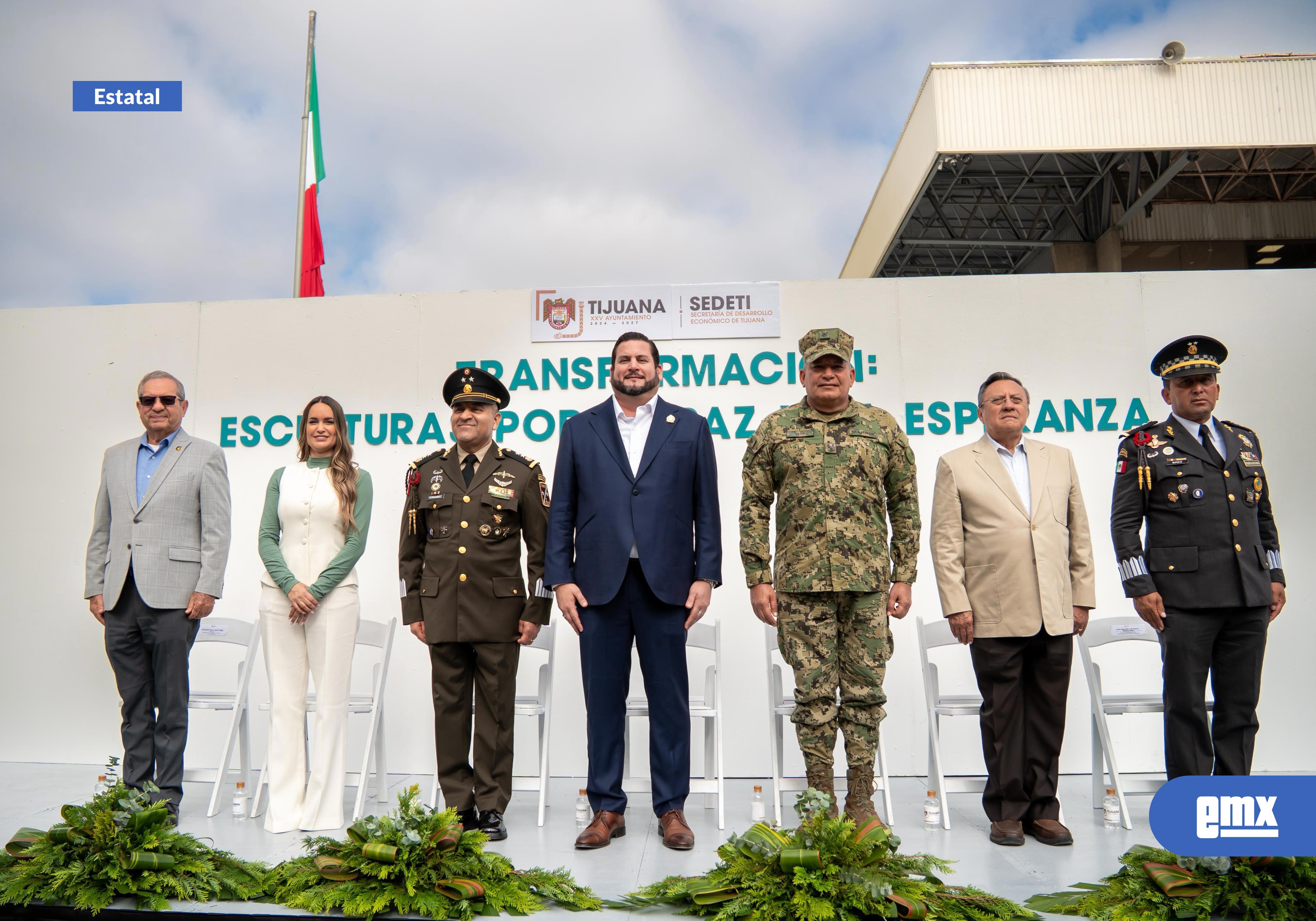 EMX-Inaugura-Ismael-Burgueño-exposición-'Transformación:-Esculturas-por-la-Paz-y-la-Esperanza'