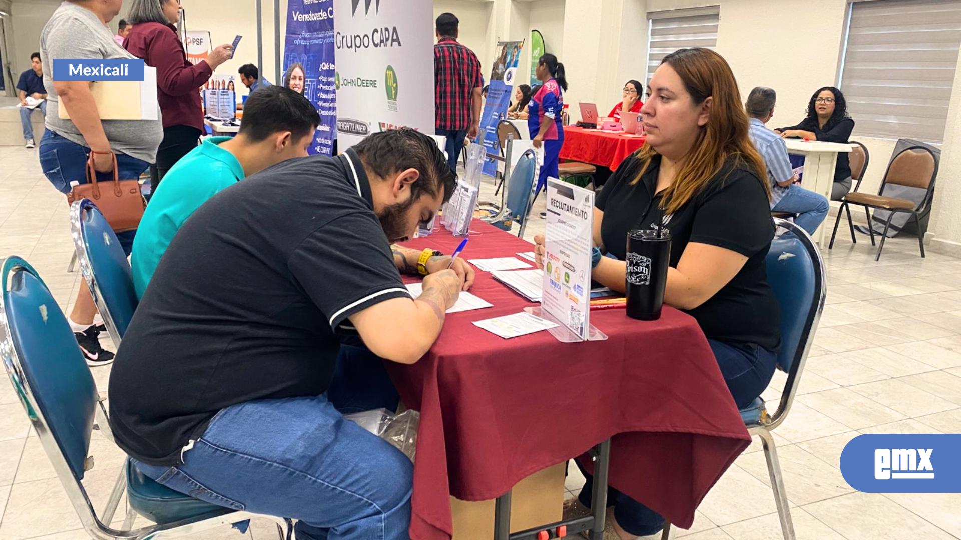 EMX-Ofertan-mil-plazas-laborales-en-la-feria-del-empleo-CANACO