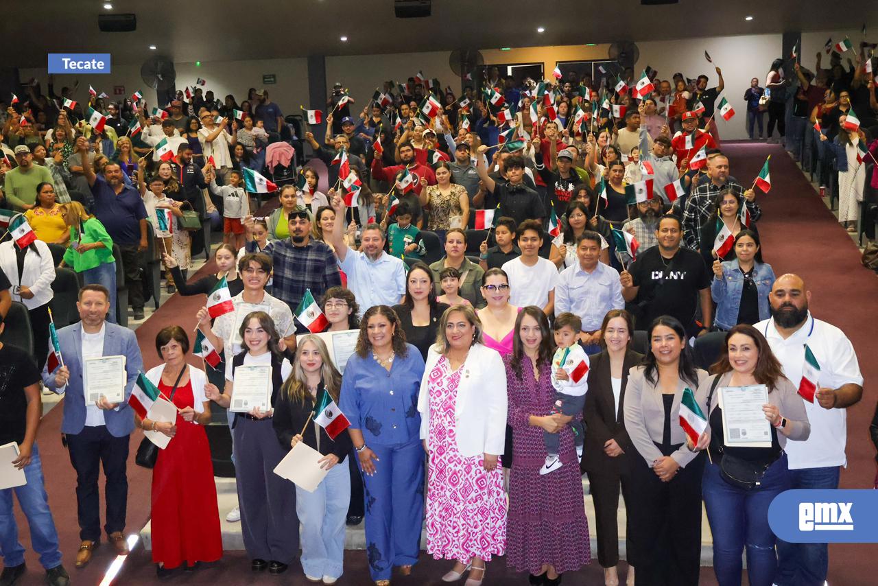 EMX-1,224-estadounidenses-se-nacionalizan-mexicanos-con-el-programa-“Soy-México”