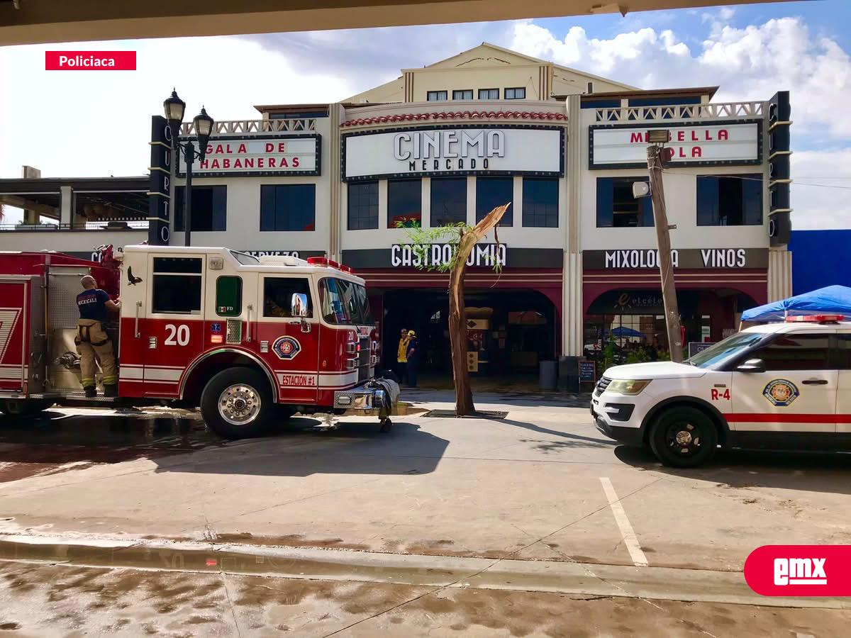 EMX-Se-registra-incendio-en-Cine-Curto