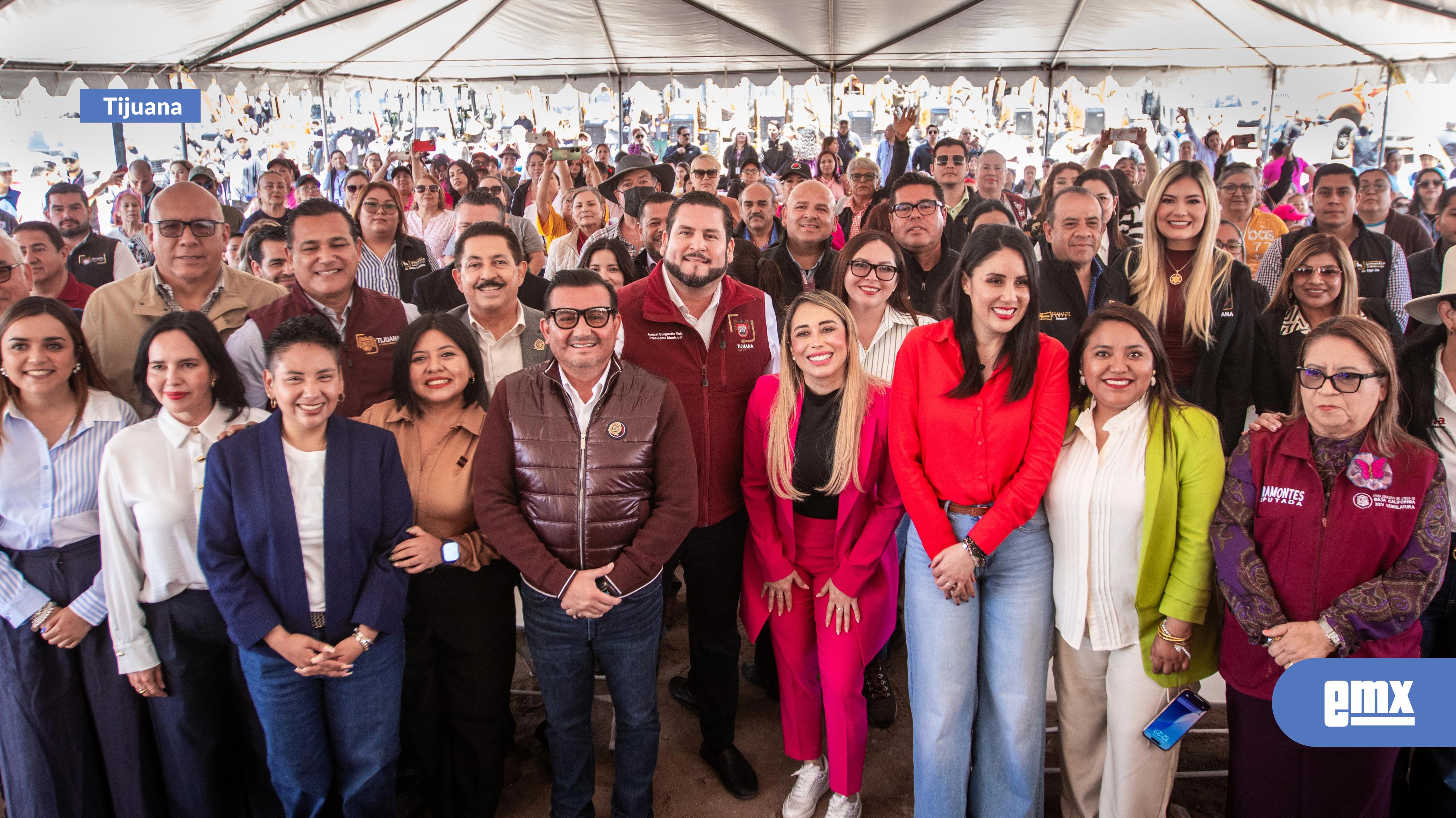 EMX-Primer-informe-de-gobierno-presidente-municipal-Ismael-Burgueño-Ruiz