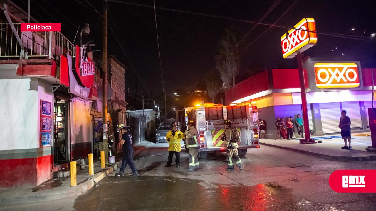 EMX-Incendio en tienda de la colonia México Lindo es controlado por vecinos