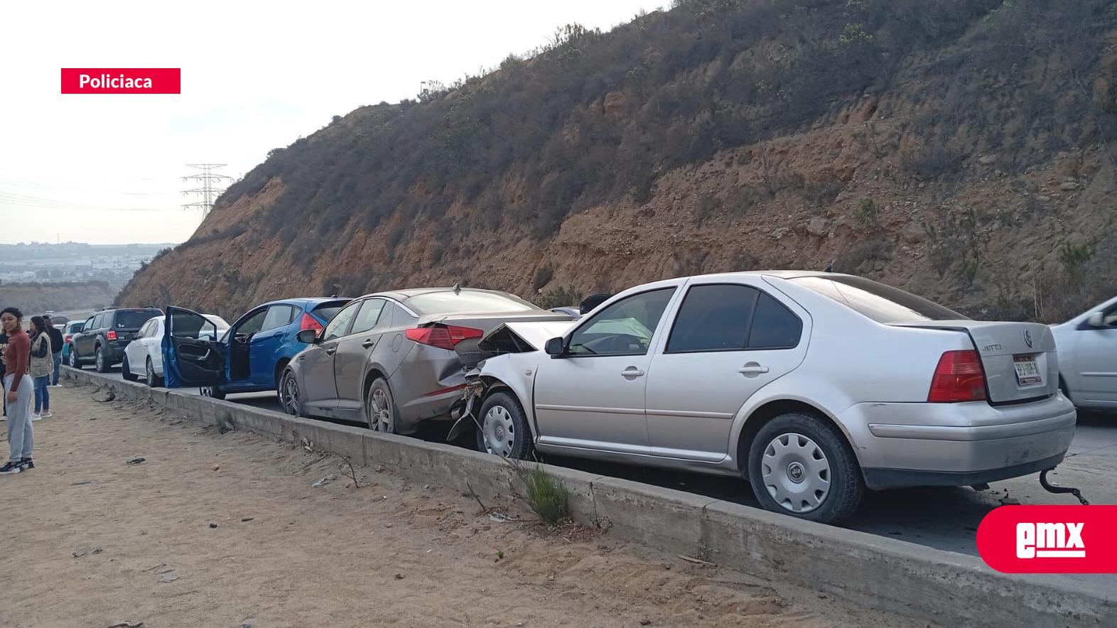 EMX-Carambola en bulevar 2000 involucra a 10 vehículos; sin lesionados