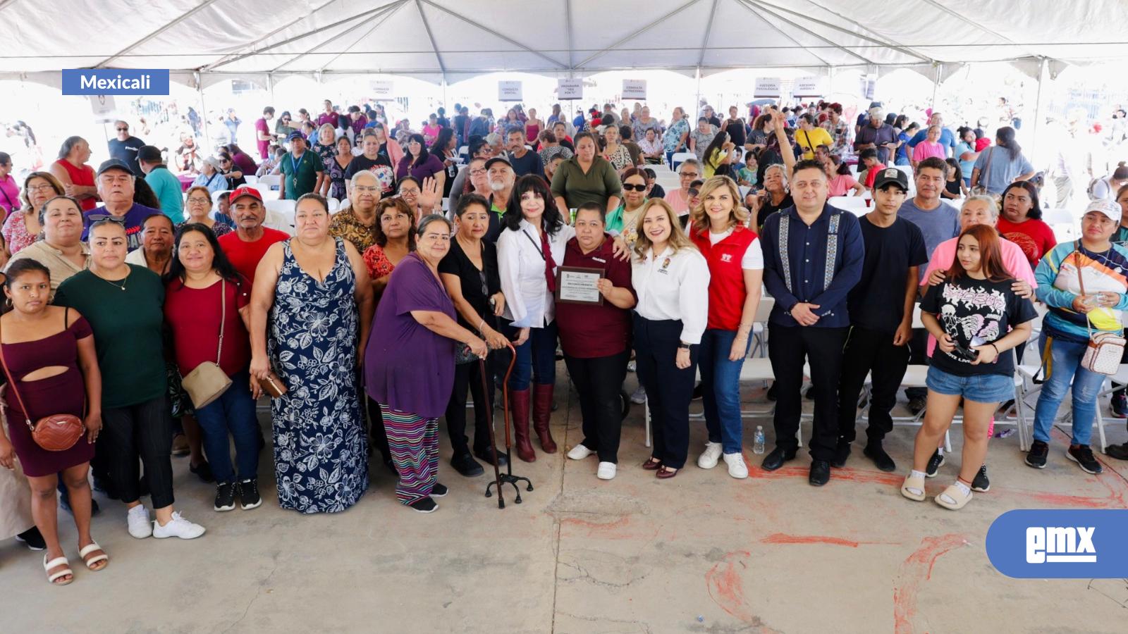 EMX-LLEVA GOBIERNO DE MEXICALI DIF A DOMICILIO AL VALLE DEL PEDREGAL