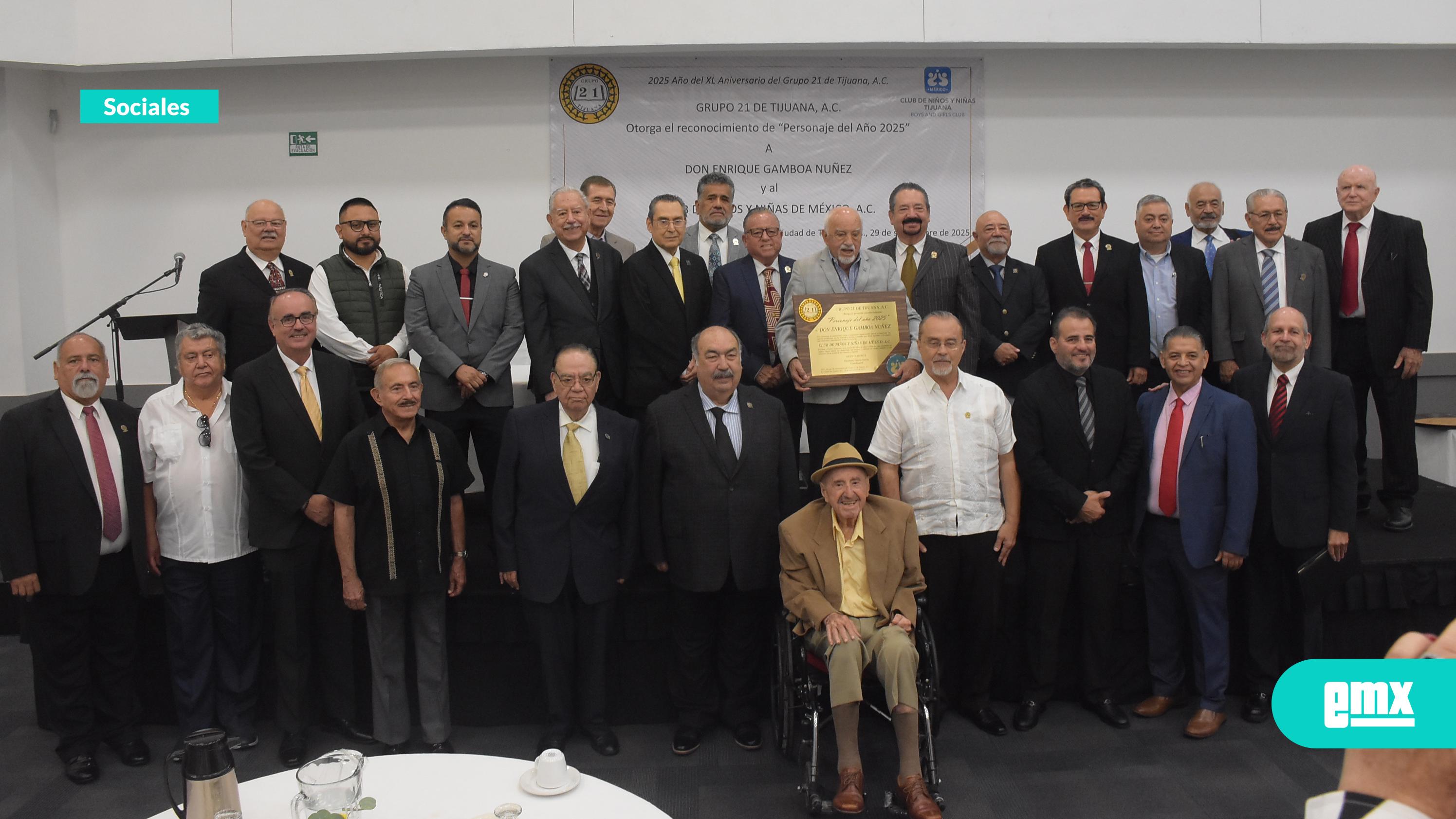 EMX-Elegante-ceremonia-de-reconocimiento-Personaje-del-Año-2025