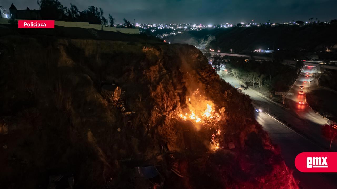 EMX-Incendio-consume-vivienda-improvisada-en-la-cima-de-un-cerro