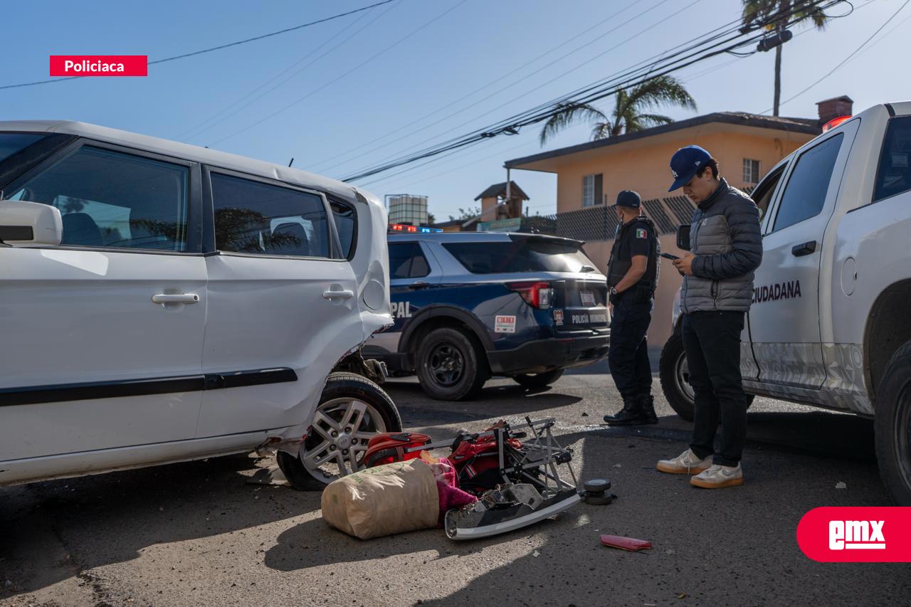 EMX-Choca,-atropella-a-una-mujer-y-huye;-vehículo-es-localizado-abandonado