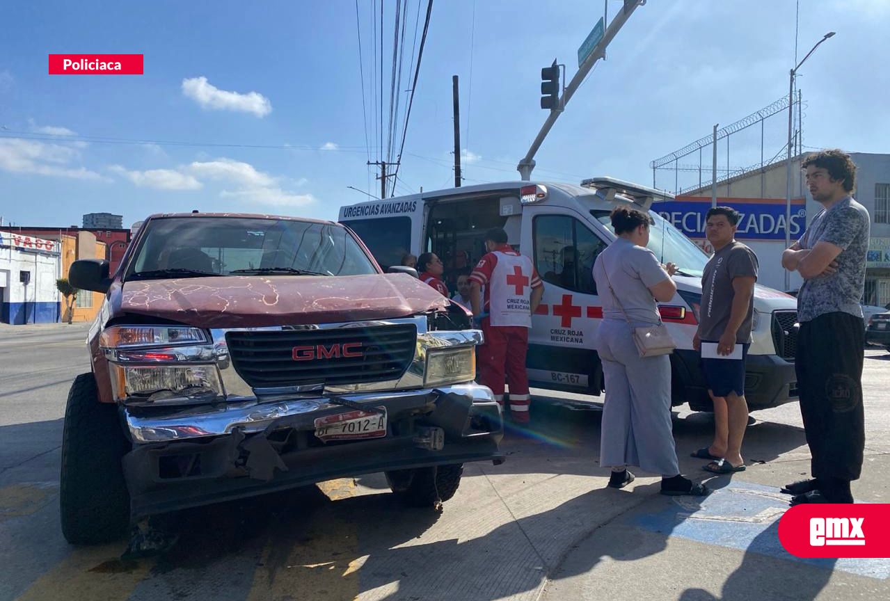 EMX-Cuatro-lesionados-en-choque-en-la-Zona-Centro