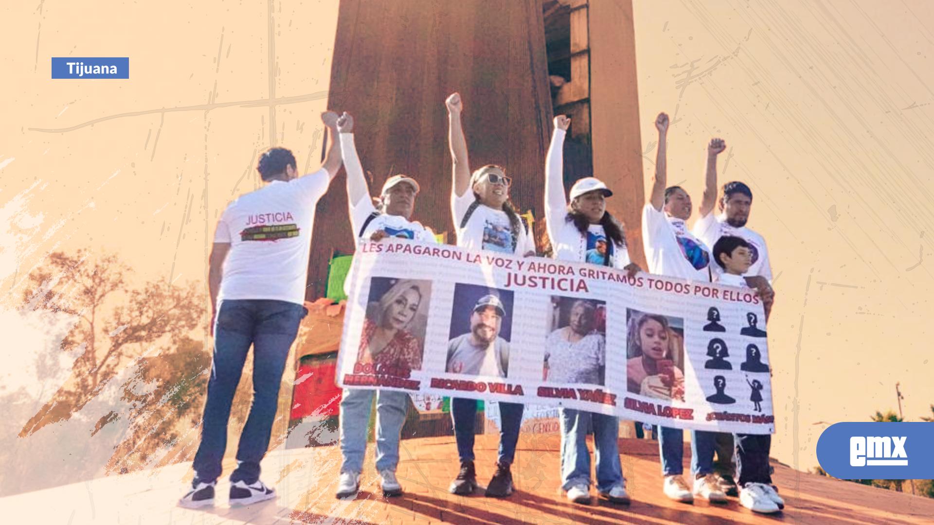 EMX-Familiares-de-víctimas-de-conductores-ebrios-exigen-justicia-en-el-Monumento-a-México
