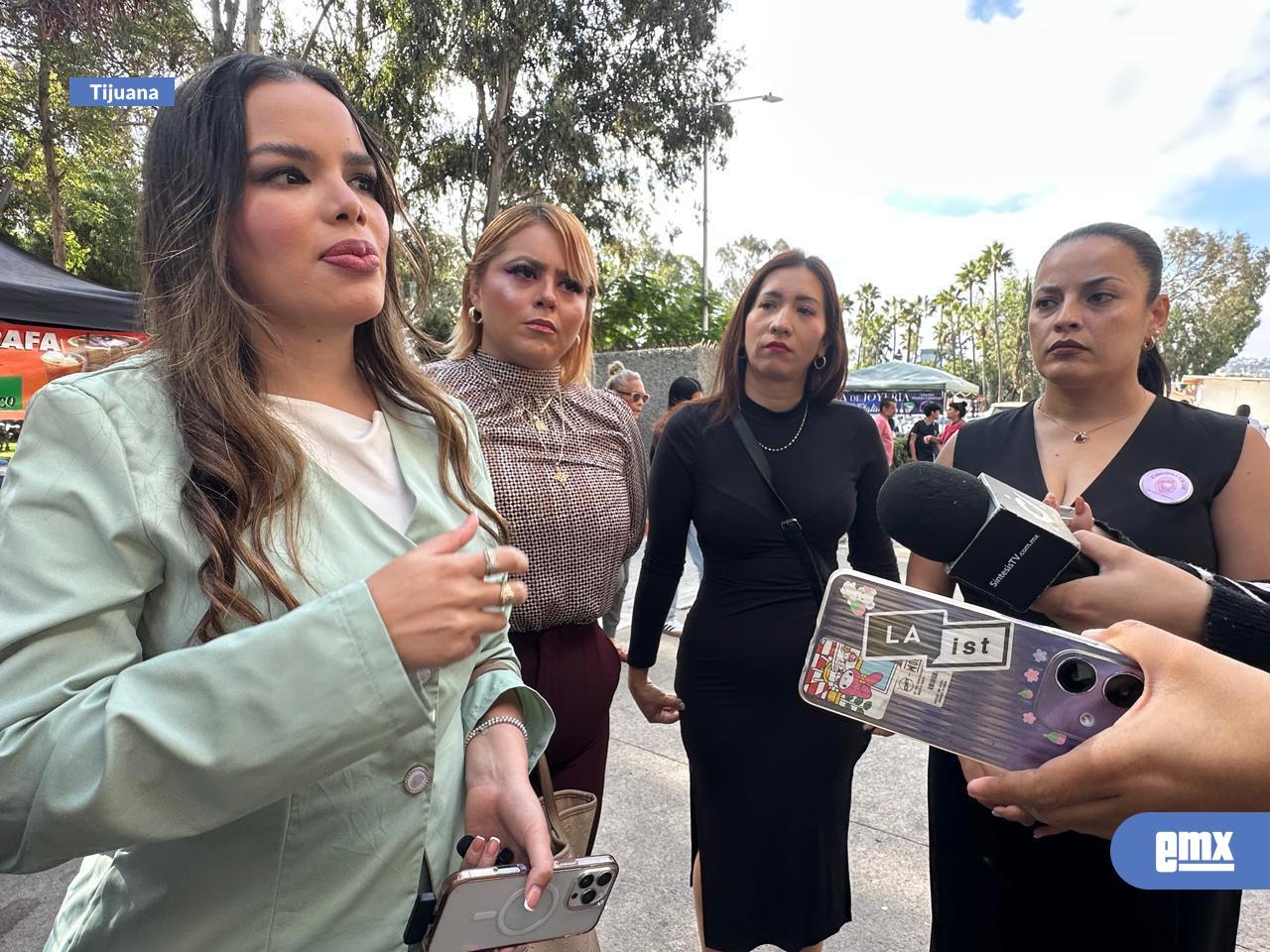 EMX-Después-de-500-días-separados,-Jessica-se-reencontró-con-sus-hijos-Hanna-y-Jimmy