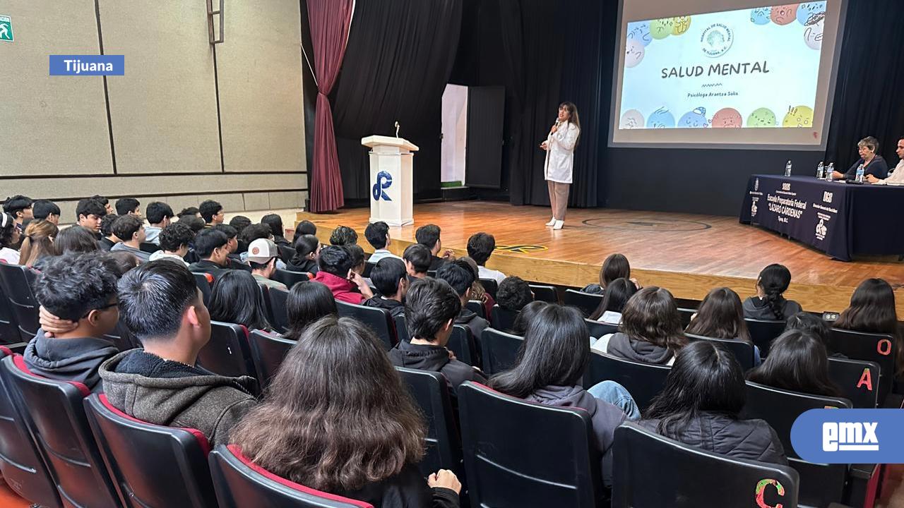 EMX-Impartió-plática-el-Hospital-de-Salud-Mental-a-estudiantes-de-la-Lázaro-Cárdenas
