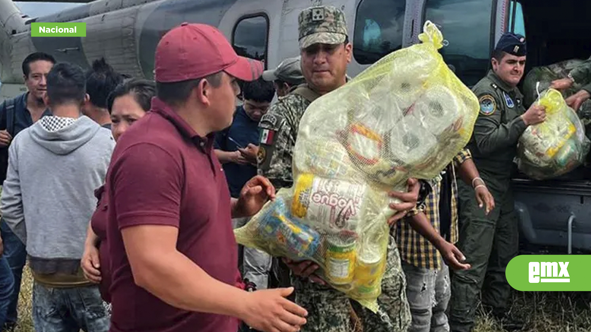EMX-En-helicópteros,-Defensa-lleva-comida-a-afectados-por-lluvias;-instalan-centros-de-mando