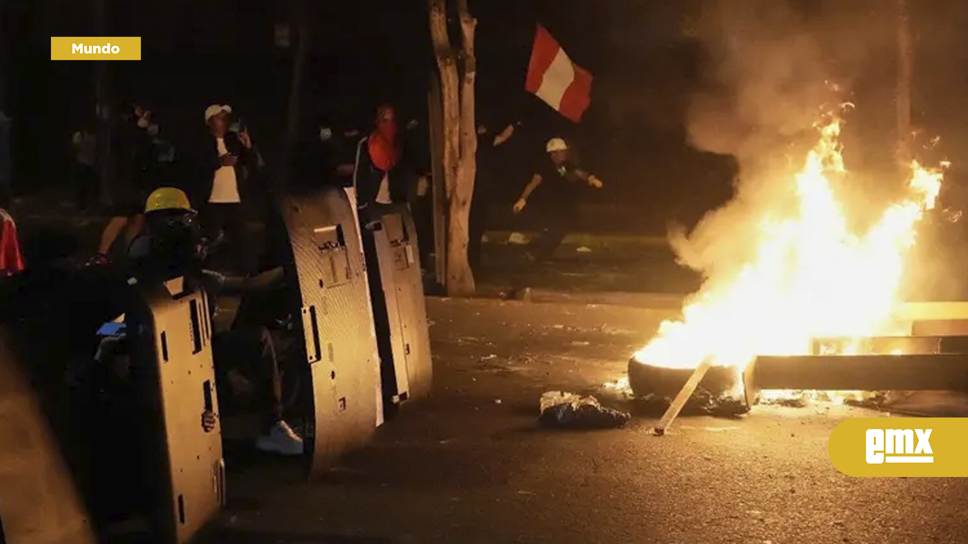 EMX-Un-muerto-y-100-heridos-en-protesta-masiva-tras-instalarse-nuevo-gobierno-en-Perú