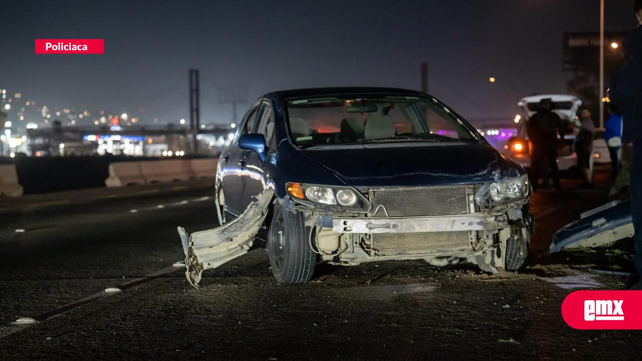 EMX-Fuerte-accidente-en-la-Vía-Rápida-Poniente;-no-se-reportan-lesionados