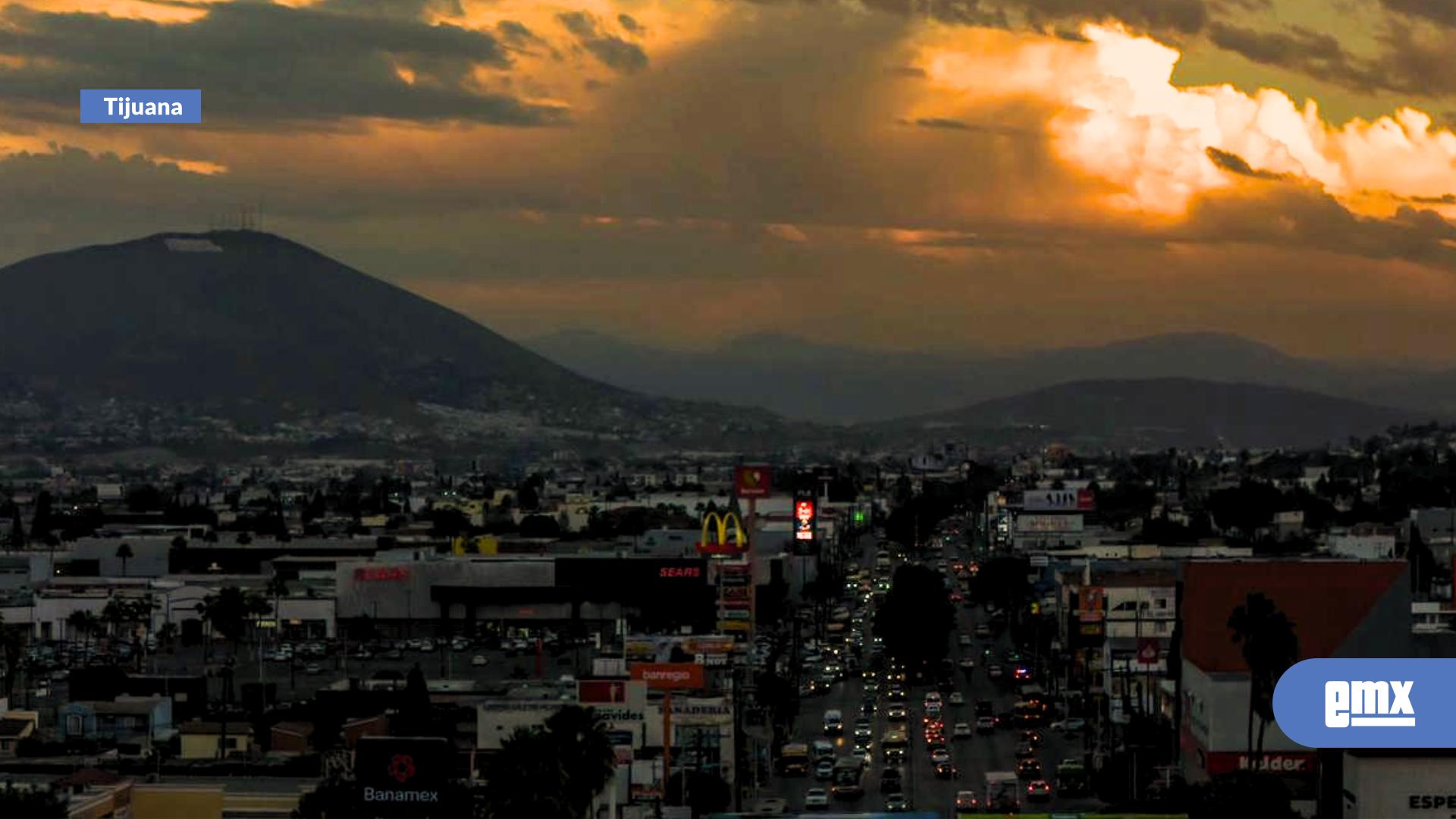 EMX-Cielos-nublados-y-colores-cálidos:-así-lució-el-atardecer-de-este-martes-en-Tijuana