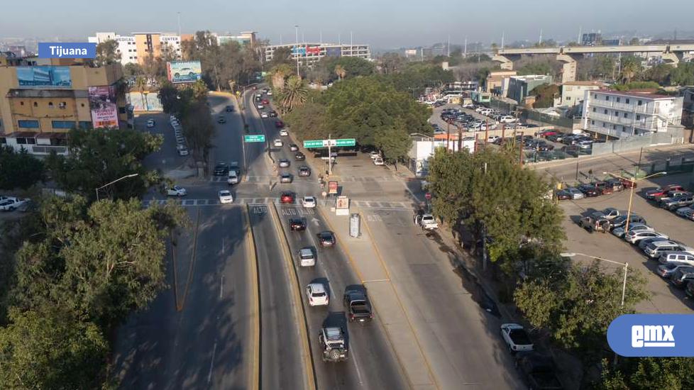 EMX-Flujo-vehicular-en-San-Ysidro-durante-este-jueves