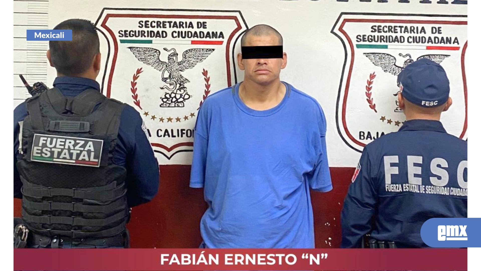 EMX-Escuadrón-Violeta-detiene-a-hombre-por-amenazar-a-su-mamá