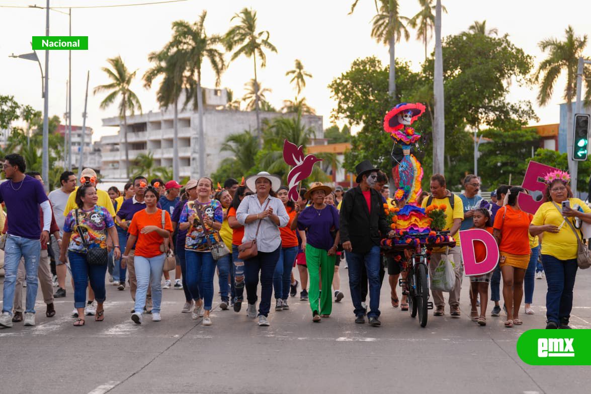 EMX-IMJUVE-reunió-a-cientos-de-miles-de-jóvenes-en-la-Rodada-y-Carrera-por-la-paz-y-contra-las-adicciones,-edición-Día-de-Muertos