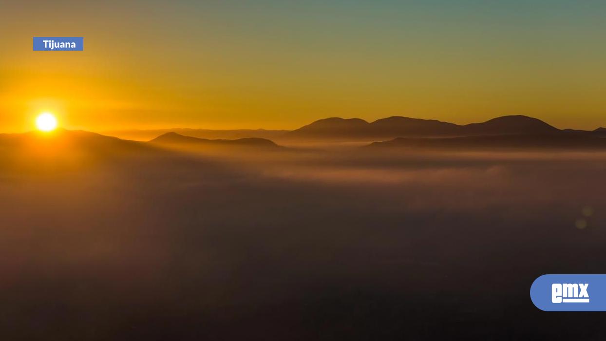 EMX-Así-amaneció-Tijuana:-neblina-ligera-y-cielo-colorido