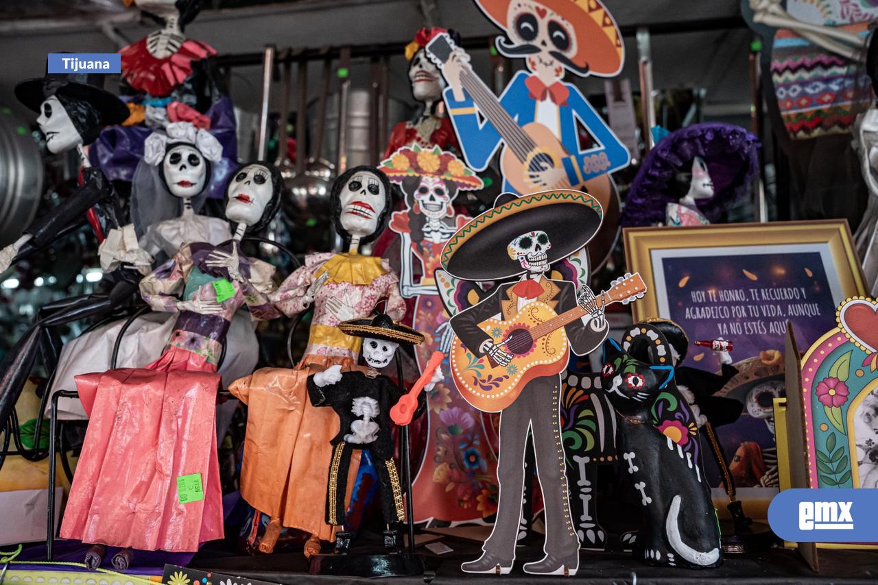 EMX-El-Mercado-Hidalgo-se-llena-de-color-por-el-Día-de-Muertos