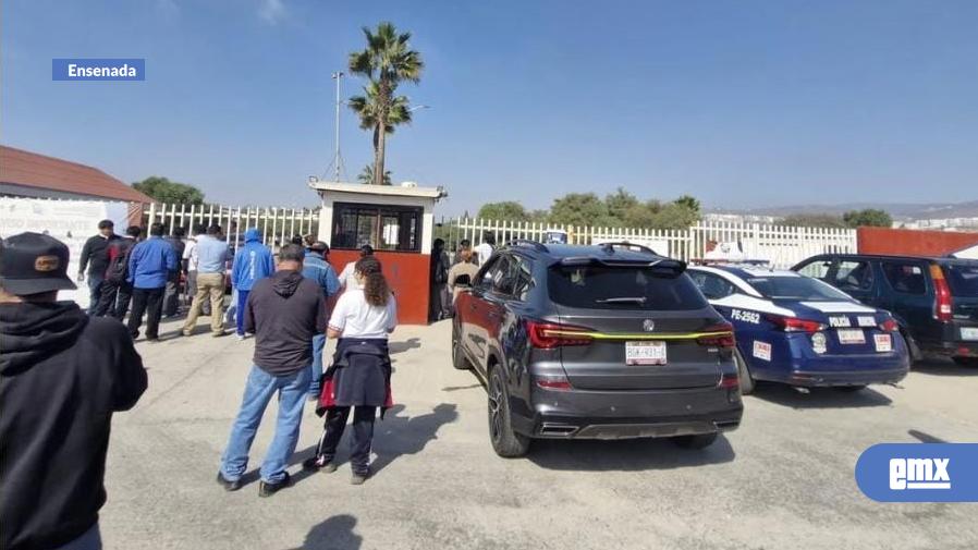 EMX-Alertan-de-alumno-armado-en-CBTIS-41