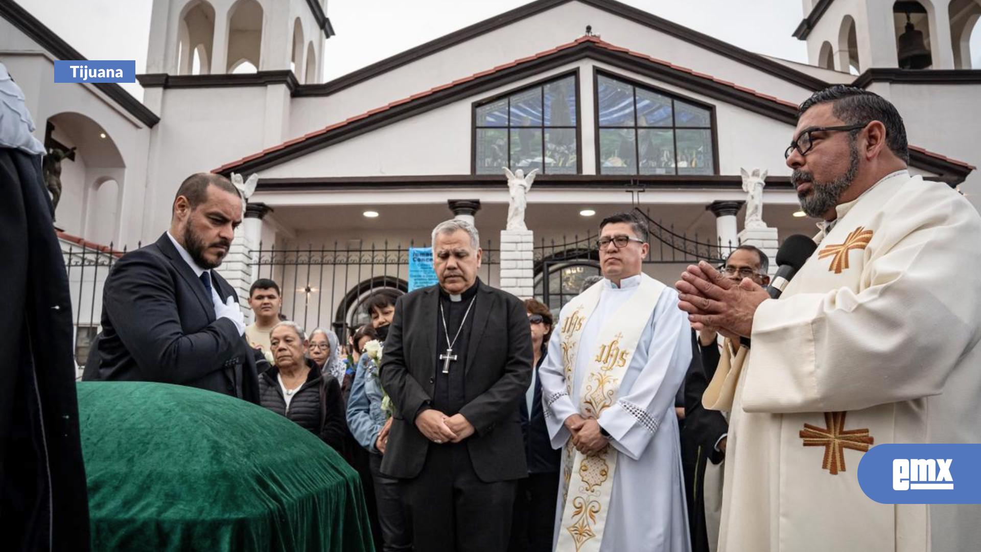 EMX-Despiden-al-arzobispo-Francisco-Moreno-Barrón