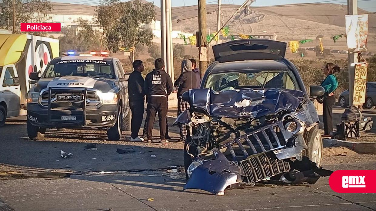 EMX-Volcadura-en-el-bulevar-2000;-retorno-de-IMOS-continúa-siendo-punto-de-riesgo