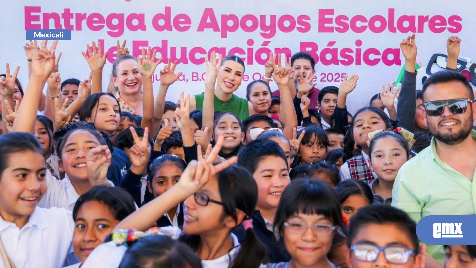 EMX-Marina-del-Pilar-entrega-mochilas,-útiles-y-uniformes-a-estudiantes-para-fortalecer-la-educación-en-Baja-California