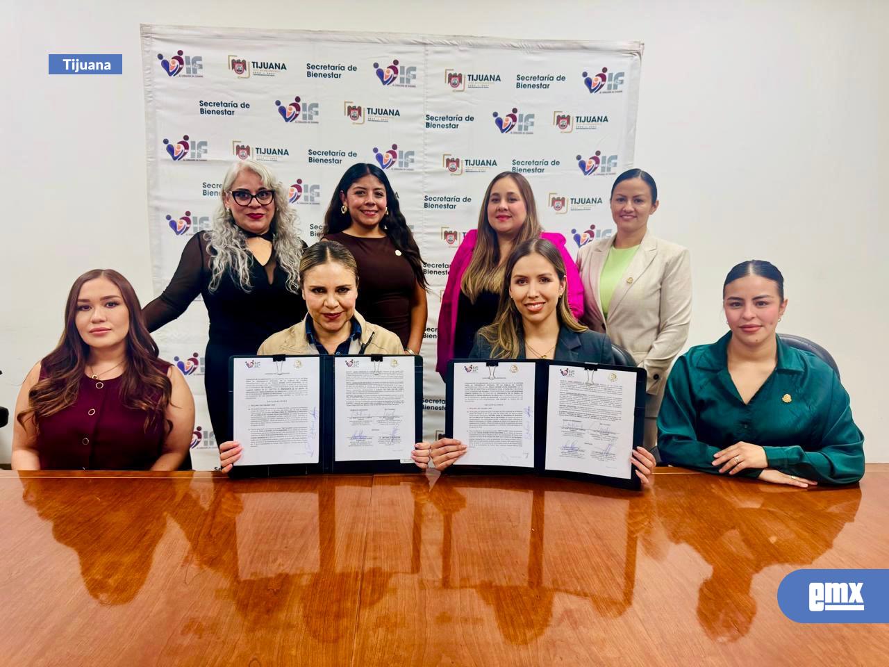 EMX-Unidos-Barra-de-Abogadas-Lic.-María-Sandoval-de-Zarco-y-DIF-Tijuana-a-favor-de-familias-tijuanenses