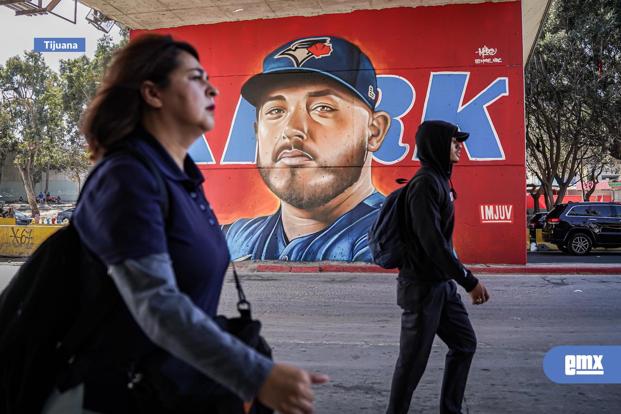 EMX-Homenajean-a-Alejandro-Kirk-con-mural-en-Tijuana