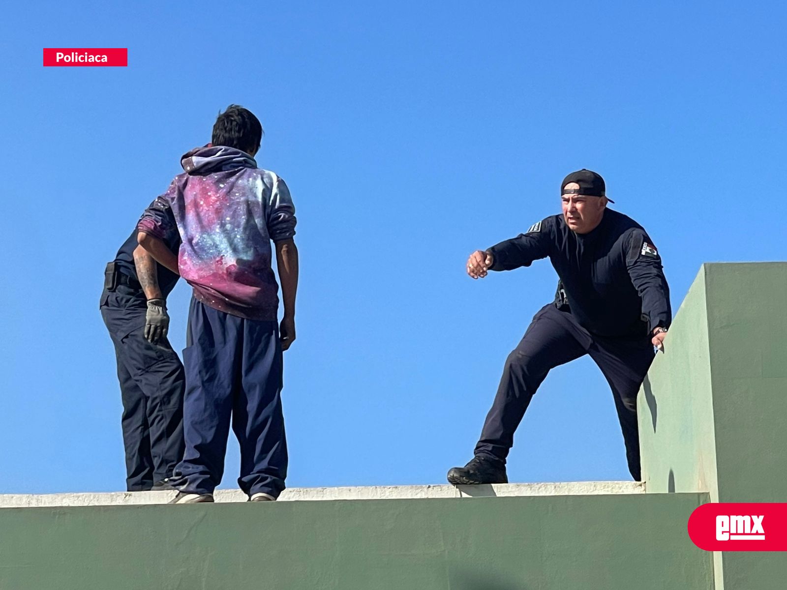 EMX-La-DSPM-canaliza-y-evita-que-hombre-atentara-contra-su-vida-en-Maneadero