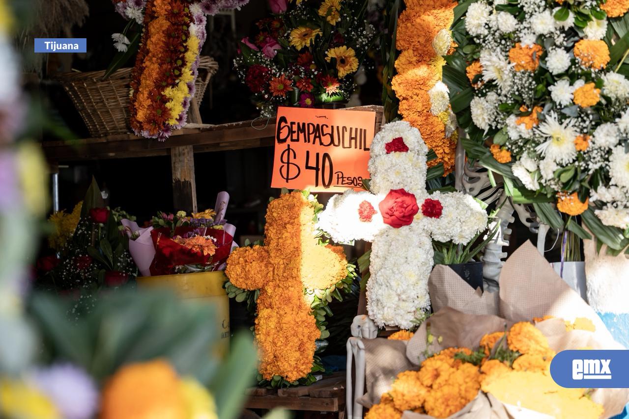 EMX-Floristas-de-la-calle-Quinta-reportan-pérdidas-tras-temporada-del-Día-de-Muertos