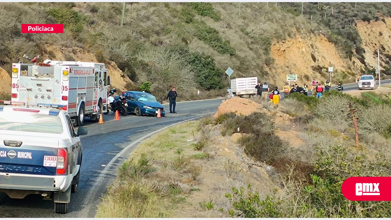 EMX-Colisión-con-lesionados-en-la-carretera-a-la-Bufadora