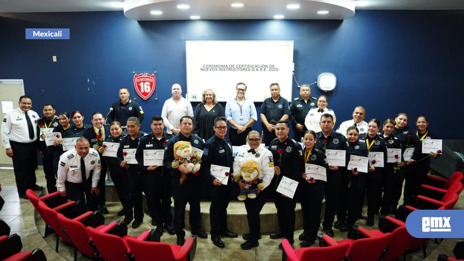 EMX-Culmina-con-éxito-seminario-de-certificación-internacional-D.A.R.E