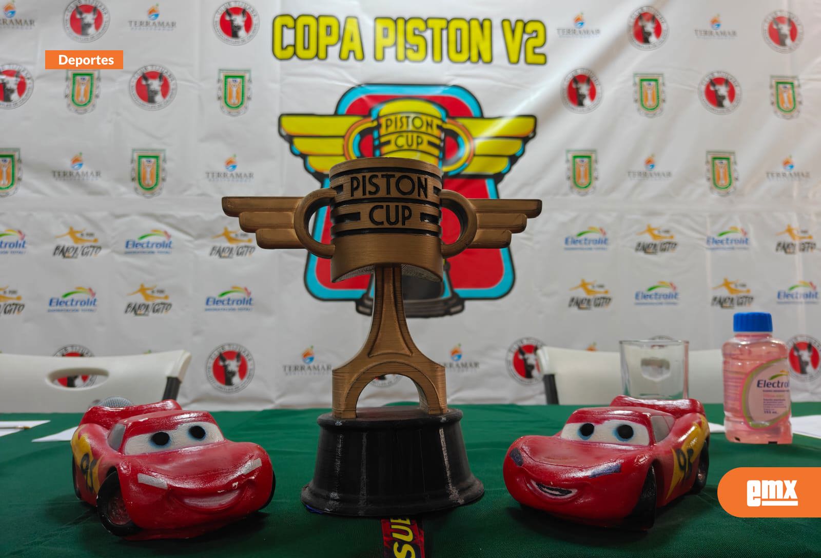 EMX-Presentan-estudiantes-segunda-Copa-Pistón