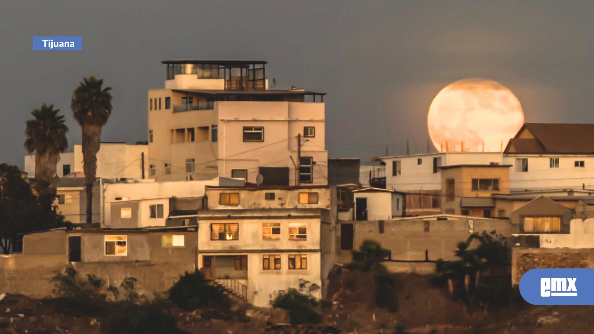EMX-Sale-la-luna-más-grande-del-año-sobre-Tijuana