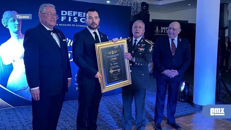 EMX-Es-Grupo-de-Fiscalistas,-quien-recibió-la-llave-de-oro