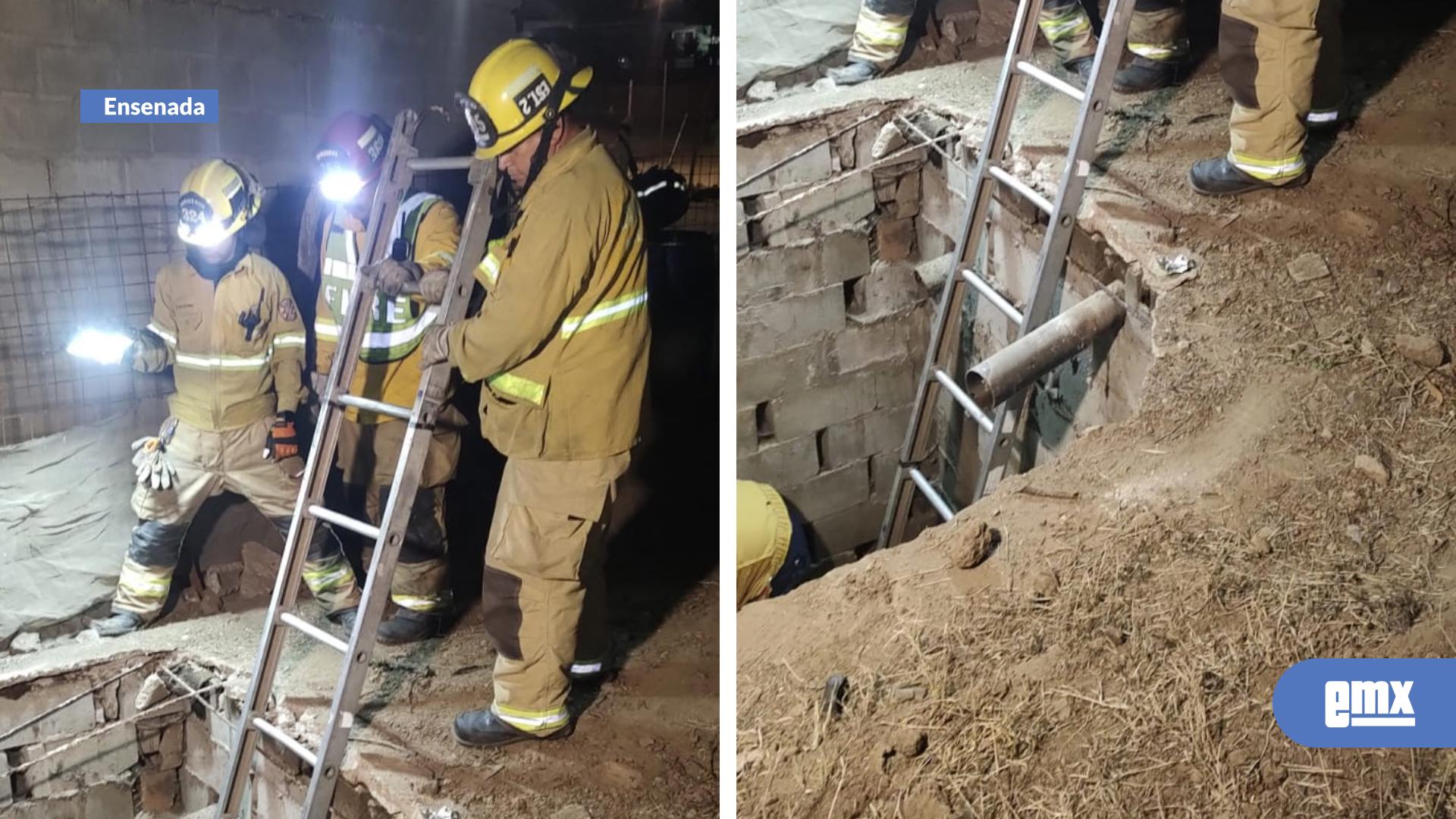 EMX-Rescatan-a-persona-que-cayó-el-pozo